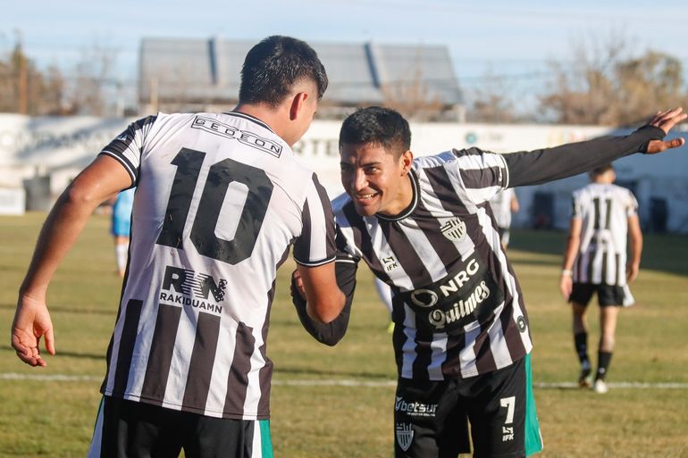 Cipolletti le ganó a Rincón y se metió entre los primeros cinco de la zona A. Fotos: Anahí Cárdena 