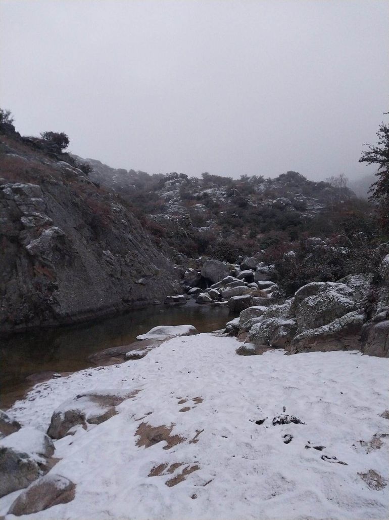 En la madrugada de este domingo 29 de junio nevó en las sierras de Córdoba y en algunos barrios de la ciudad.