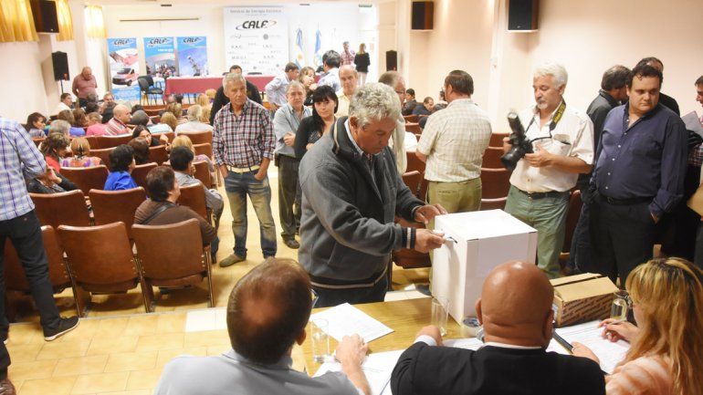 Fueron 92 los representantes que eligieron al nuevo consejo de administración.