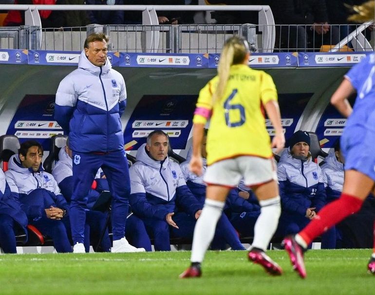 Hervé Renard hoy dirige con buenos resultados al seleccionado femenino francés. Hervé Renard hoy dirige con buenos resultados al seleccionado femenino francés.