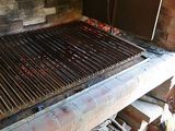 No falla: el sencillo truco para limpiar la parrilla en pocos minutos