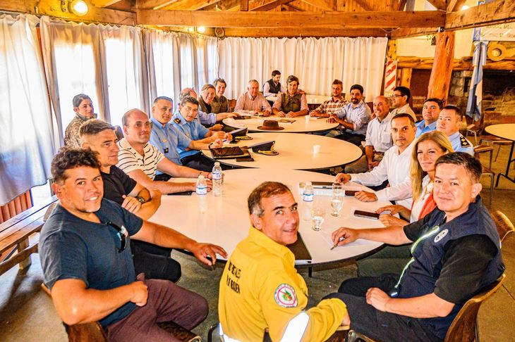 Habrá tres mesas y se evaluarán avances de los temas: Mesa de Producción y Ganadería, Mesa de Tierras y Seguridad Jurídica y Mesa de Seguridad y Riesgo. Foto: gentileza SRN. Habrá tres mesas y se evaluarán avances de los temas: Mesa de Producción y Ganadería, Mesa de Tierras y Seguridad Jurídica y Mesa de Seguridad y Riesgo. Foto: gentileza SRN.