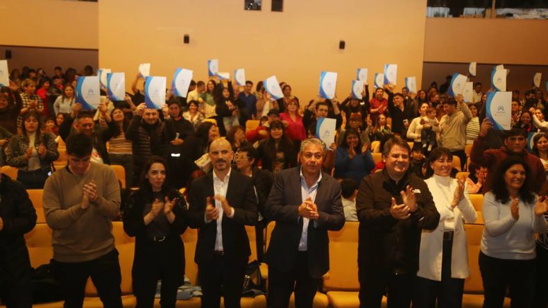 La Muni entregó 114 nuevas adjudicaciones a familias neuquinas del barrio z1