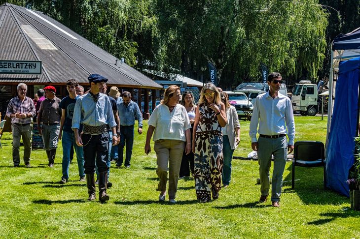 La titular del SENASA, Mar&iacute;a Beatriz &ldquo;Pilu&rdquo; Giraudo, ayer recorriendo la Expo Rural de Jun&iacute;n de los Andes.