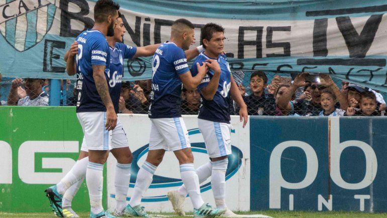 El Pulguita Rodríguez marcó elprimero de la tarde tucumana.