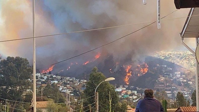 Piñera presentó un plan para las familias afectadas por el incendio