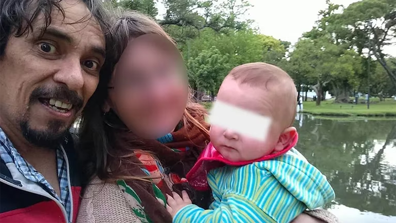 Lo encontraron apuñalado y sin los genitales: detuvieron a la esposa