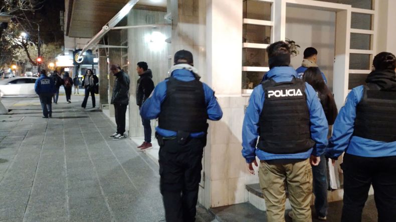 Destituyeron al polémico escribano dueño del edificio del bajo y acusado por estafas | LM Neuquen Destituyeron al polémico escribano dueño del edificio del bajo y acusado por estafas