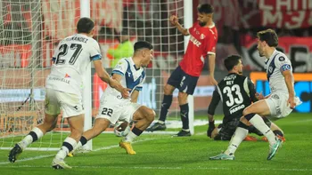 Claudio Aquino anotó el gol de Vélez.