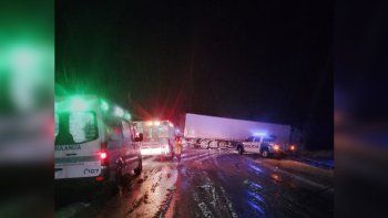 tragedia en neuquen: cuatro muertos en choque sobre la ruta 40 tragedia en neuquen: cuatro muertos en choque sobre la ruta 40