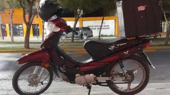 Con un cuchillo y a punta de pistola