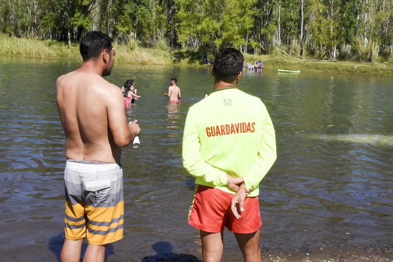 Advierten sobre el peligro de cruzar el río a nado: hubo 20 rescates