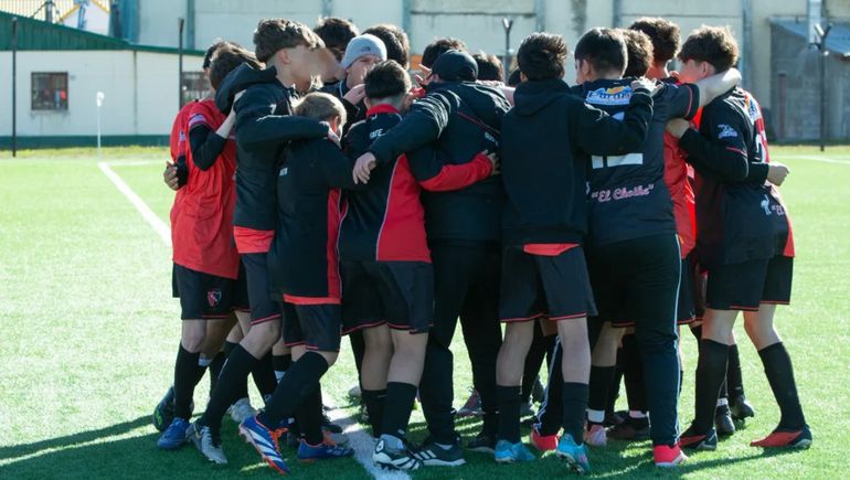 Futbolistas juveniles de Newells Old Boys de El Calafate