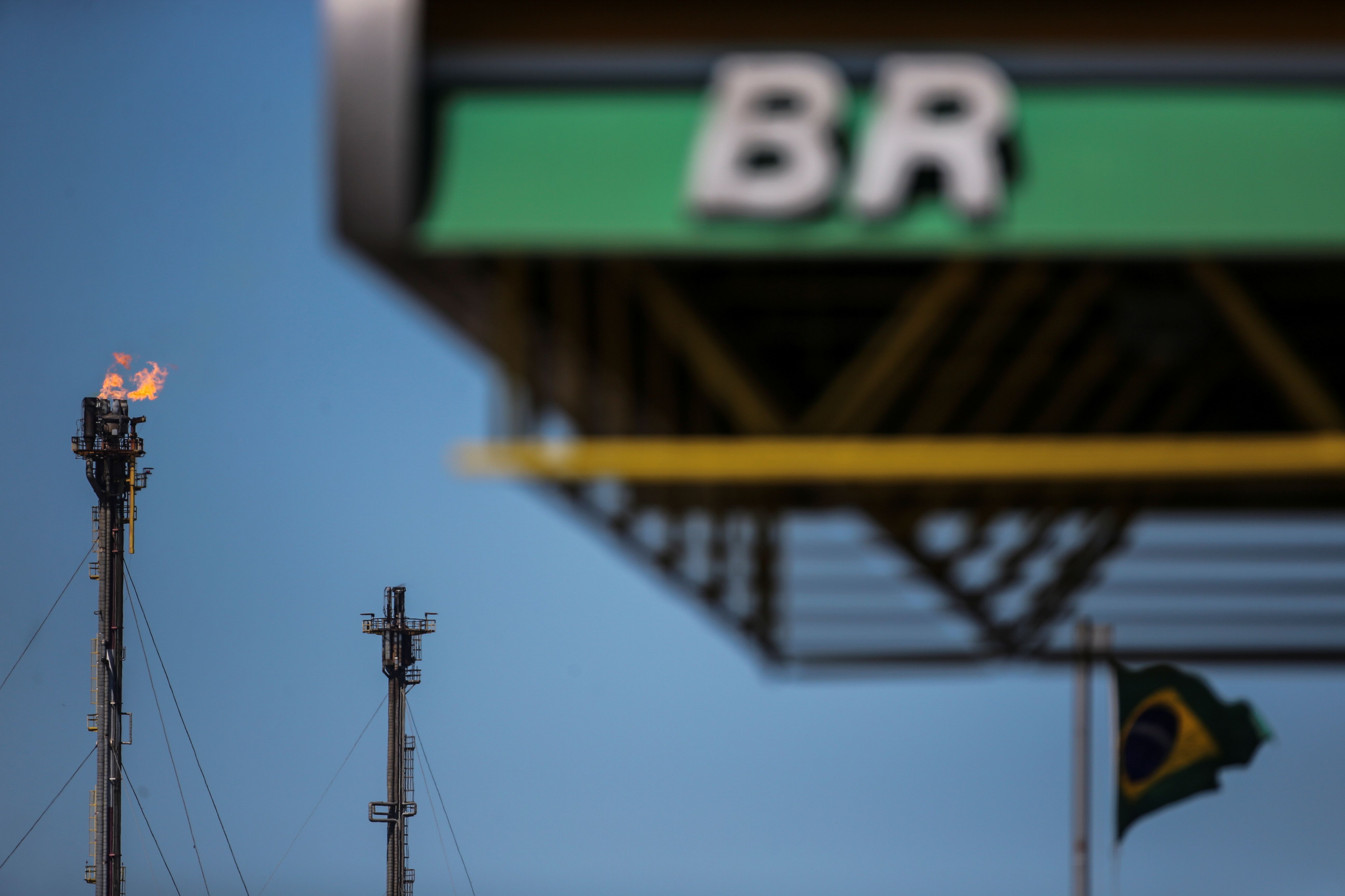 FOTO DE ARCHIVO: El logo de la compañía estatal Petrobras en el estado de Rio Grande do Sul, Brasil,25 de octubre del 2021. REUTERS/Diego Vara