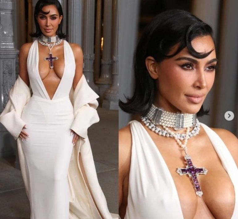 El Collar Attallah, en el escote de Kim Kardashian El Collar Attallah, en el escote de Kim Kardashian
