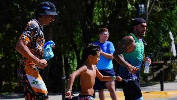 Neuquén celebró el Triatlón de la Confluencia y el Acuatlón Kids con deporte
