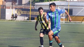 Santiago Jara debutó con la camiseta de Maronese. Fotos: Anahí Cárdena