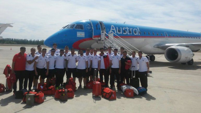 El plantel neuquino partió ayer por la tarde desde el aeropuerto Juan Domingo Perón rumbo a Bahía.