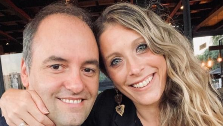 Esto se da tras la polémica que se desató por su presencia en el avión presidencial, durante un viaje oficial del presidente Javier Milei y su gabinete.