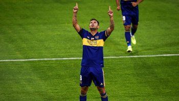 El colombiano Cardona la rompió y fue la gran figura. Le dedicó sus dos goles a Maradona. El colombiano Cardona la rompió y fue la gran figura. Le dedicó sus dos goles a Maradona.