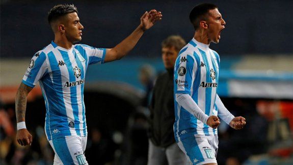 Racing ganó