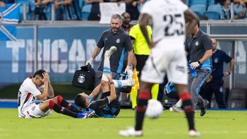 se rompio todo: la impactante lesion de un jugador de gremio que estremecio al publico se rompio todo: la impactante lesion de un jugador de gremio que estremecio al publico
