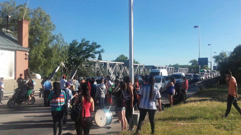 Levantaron el piquete en los puentes, pero amenazan con volver si no hay respuesta