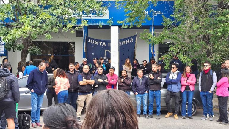 Martes con protestas en pleno centro de Neuquén: qué reclaman