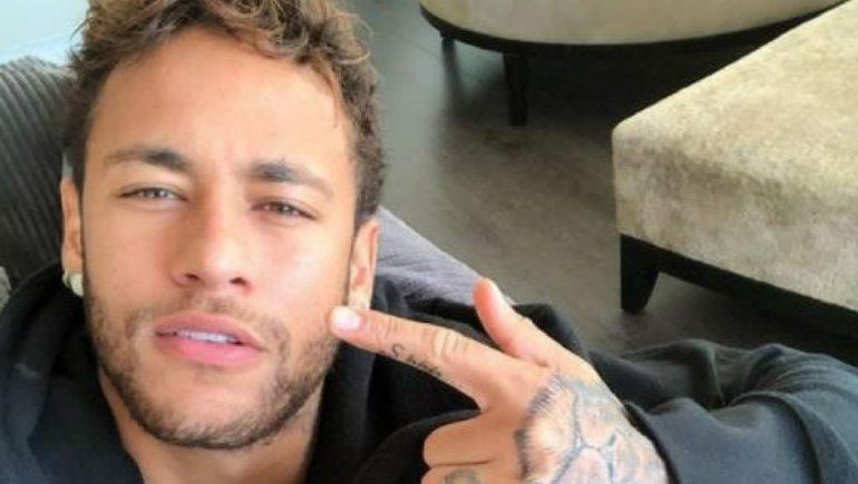 Neymar reaccionó en Twitter tras enterarse que se hicieron pasar por él en Tinder