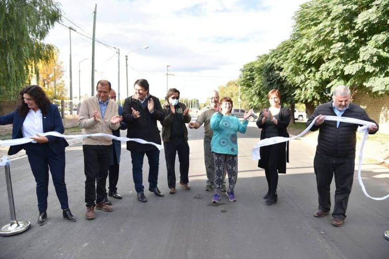 Plan 1000 cuadras: Gaido y Gutiérrez inauguraron el asfalto en Saturnino Torres
