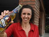 Yanina Martínez en su establecimiento de General Godoy, donde nace la sidra Testaruda. Foto:&nbsp;César Izza