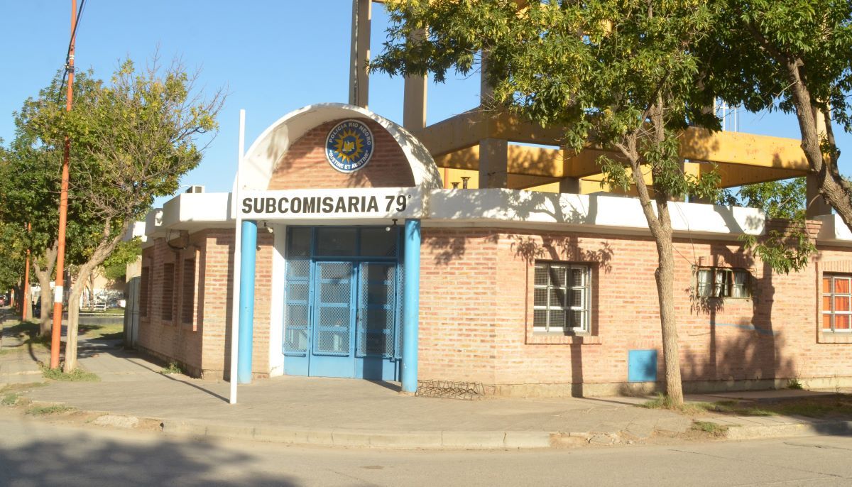 El sujeto fue demorado en la Subcomisaría 79 y agredó al policía que le debía realizar la requisa.&nbsp;
