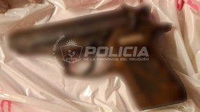 Los agentes llevaron adelante el secuestro de un arma de fuego calibre 22.&nbsp;