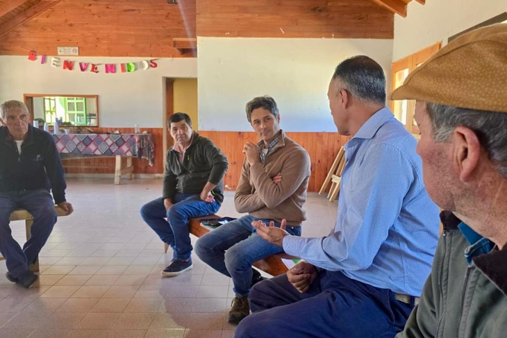 Caivano, en primer plano, durante las recorridas por la provincia junto al subsecretario de Producción de la provincia, Marcelo Zúñiga. Caivano, en primer plano, durante las recorridas por la provincia junto al subsecretario de Producción de la provincia, Marcelo Zúñiga.