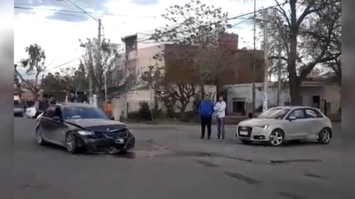 Gitano chocó con su BMW y huyó a pie joven que conducía el Audi fue