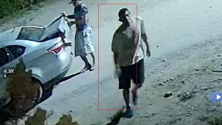 Los ladrones fueron captados por las cámaras en Villa La Angostura