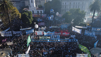 El Gobierno minimizó la marcha universitaria y dijo que fue organizada por opositores. El Gobierno minimizó la marcha universitaria y dijo que fue organizada por opositores.