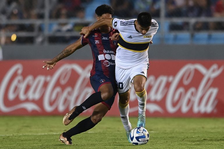 Boca con dos menos empató en el debut en la Libertadores