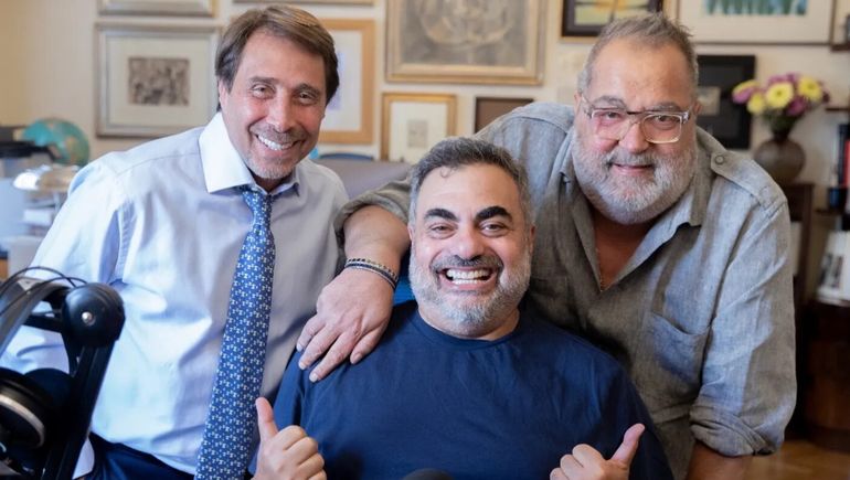 Eduardo Feinmann en el pase que por las mañanas hace en Radio Mitre con Jorge Lanata; en la foto, junto a Roberto Moldavsky. Eduardo Feinmann en el pase que por las mañanas hace en Radio Mitre con Jorge Lanata; en la foto, junto a Roberto Moldavsky.