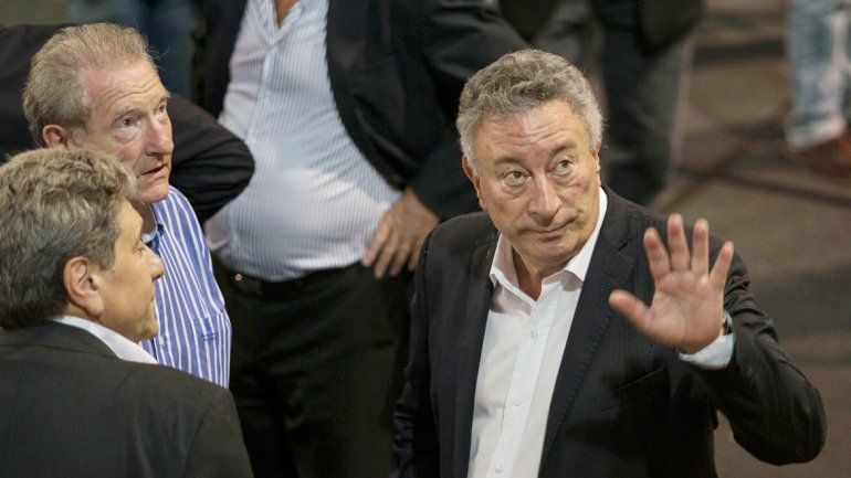 Las partes se reunieron y acordaron que Segura siga al frente de AFA.&nbsp;