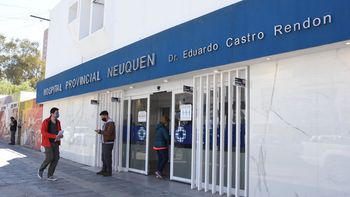 ¿Operaron con una linterna en el hospital Castro Rendón?