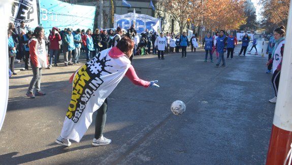 hicieron un picadito en el centro para meterle un gol a las drogas