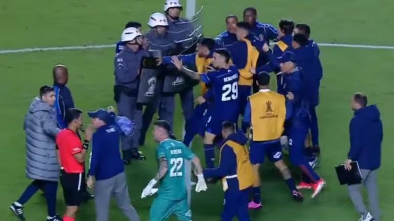 Los jugadores de Talleres la pasaron mal en el Morumbi