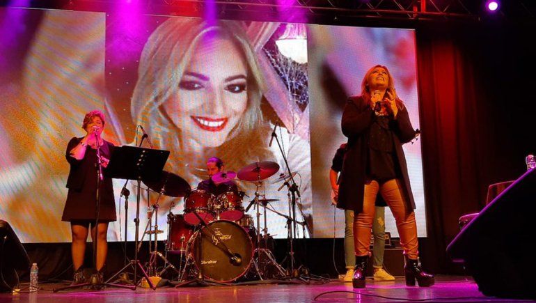 Karina Maureira presenta su espectáculo en Cipolletti