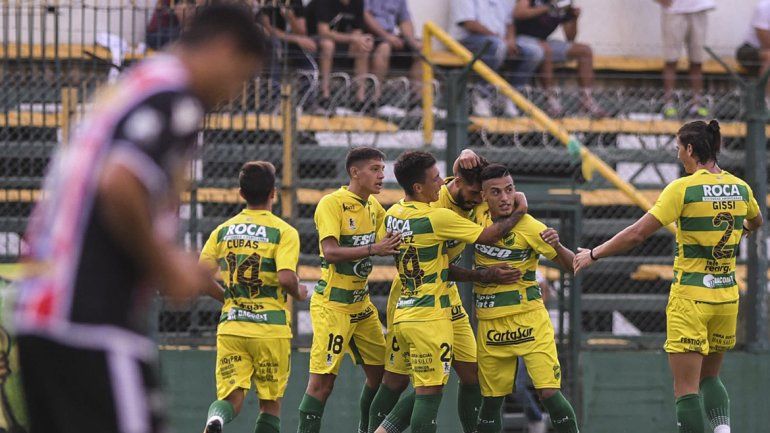 El Halcón goleó a Chacarita y empataron Unión con Arsenal