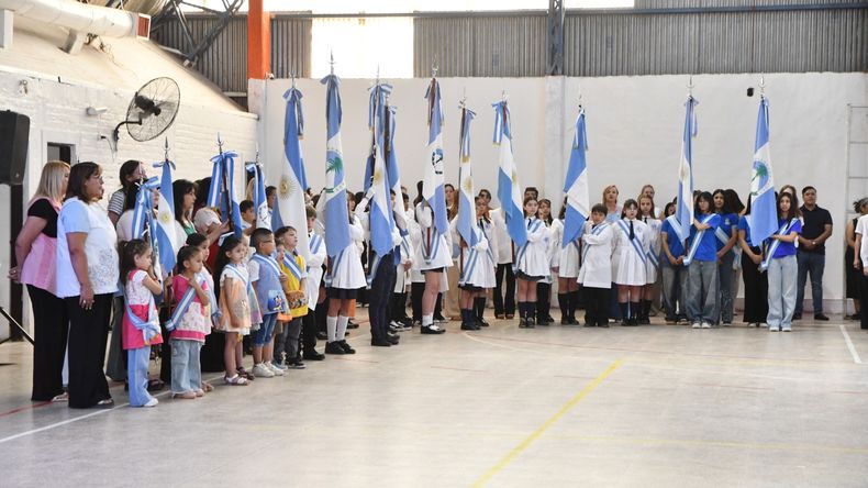 En 23 fotos, asi celebró Rincón de los Sauces sus 54 años | LM Neuquen En 23 fotos, asi celebró Rincón de los Sauces sus 54 años