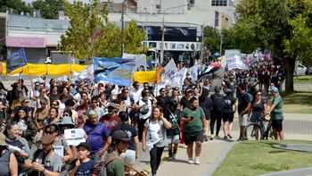En Neuquén, la movilización comenzará en el monumento a San Martín. En Neuquén, la movilización comenzará en el monumento a San Martín.