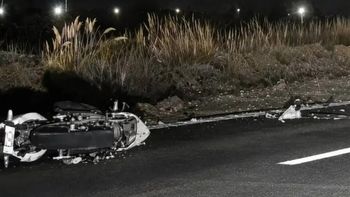 El motociclista murió al ser apalstado por dos camionetas en la ruta 158. El motociclista murió al ser apalstado por dos camionetas en la ruta 158.