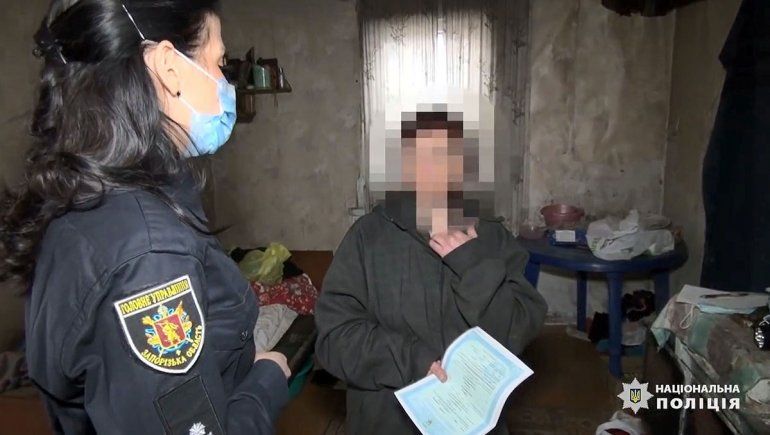 Un bebé murió congelado mientras su mamá se teñía