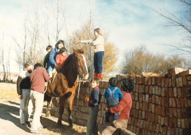 Lucrecia en la época en la que dio clases en El Chocón.